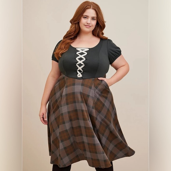 NWT Torrid Outlander Dress Plaid Lace-Up Bodice Fantasy | Size 6X / 30 - Picture 2 of 6